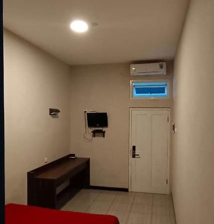 Bromo Family Guest House Kepanjen Екстер'єр фото