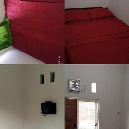 Bromo Family Guest House Kepanjen Екстер'єр фото
